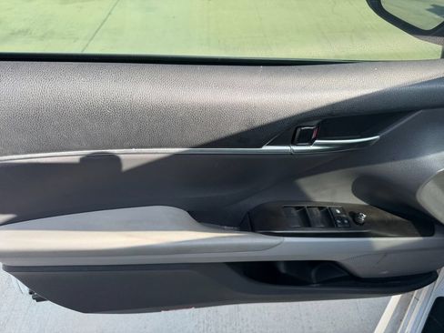 Used 2021 Toyota Camry LE FWD image 11