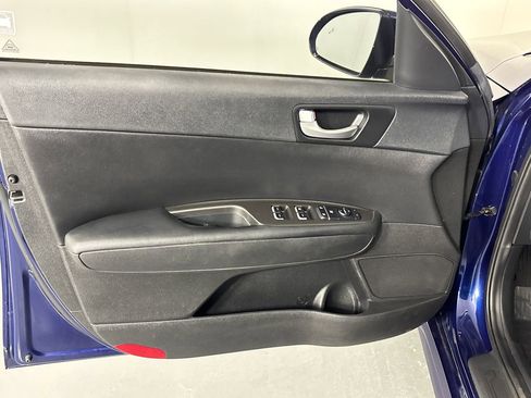 Used 2018 Kia Optima S image 26