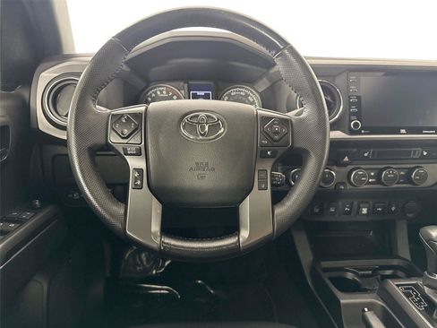 Used 2022 Toyota Tacoma TRD Off-Road w/ TRD Premium Off Road Package AWD/4WD image 33