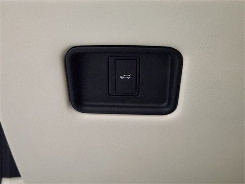 Used 2023 Land Rover Range Rover Autobiography image 19