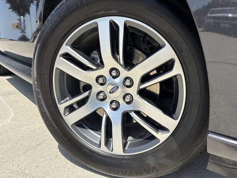 Used 2024 Ford Expedition Limited RWD image 8