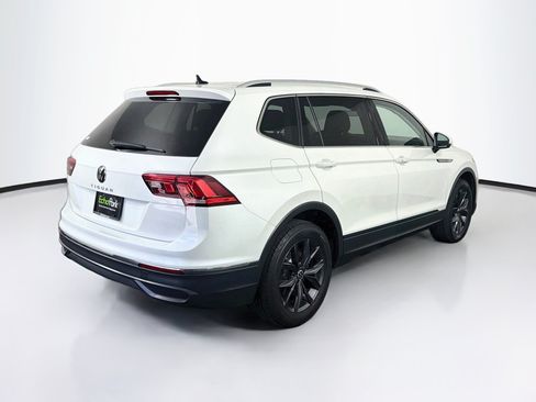 Used 2023 Volkswagen Tiguan SE FWD image 9