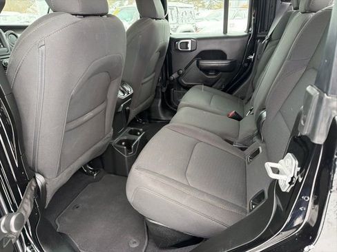 Used 2023 Jeep Gladiator Sport image 18