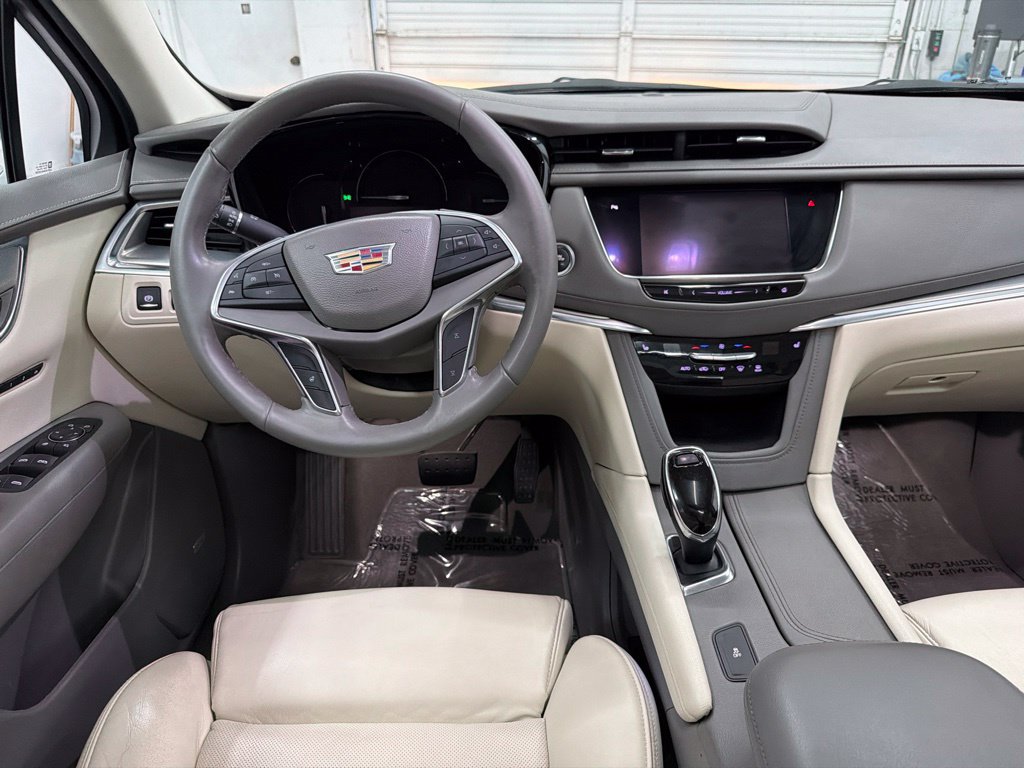 Used 2017 Cadillac XT5 Luxury FWD image 25