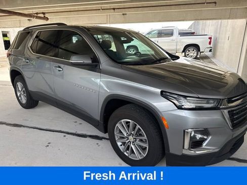 Used 2023 Chevrolet Traverse LT FWD image 16