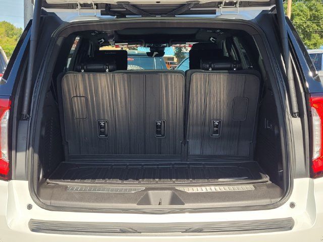 Used 2023 GMC Yukon Denali w/ Denali Reserve Package RWD image 9