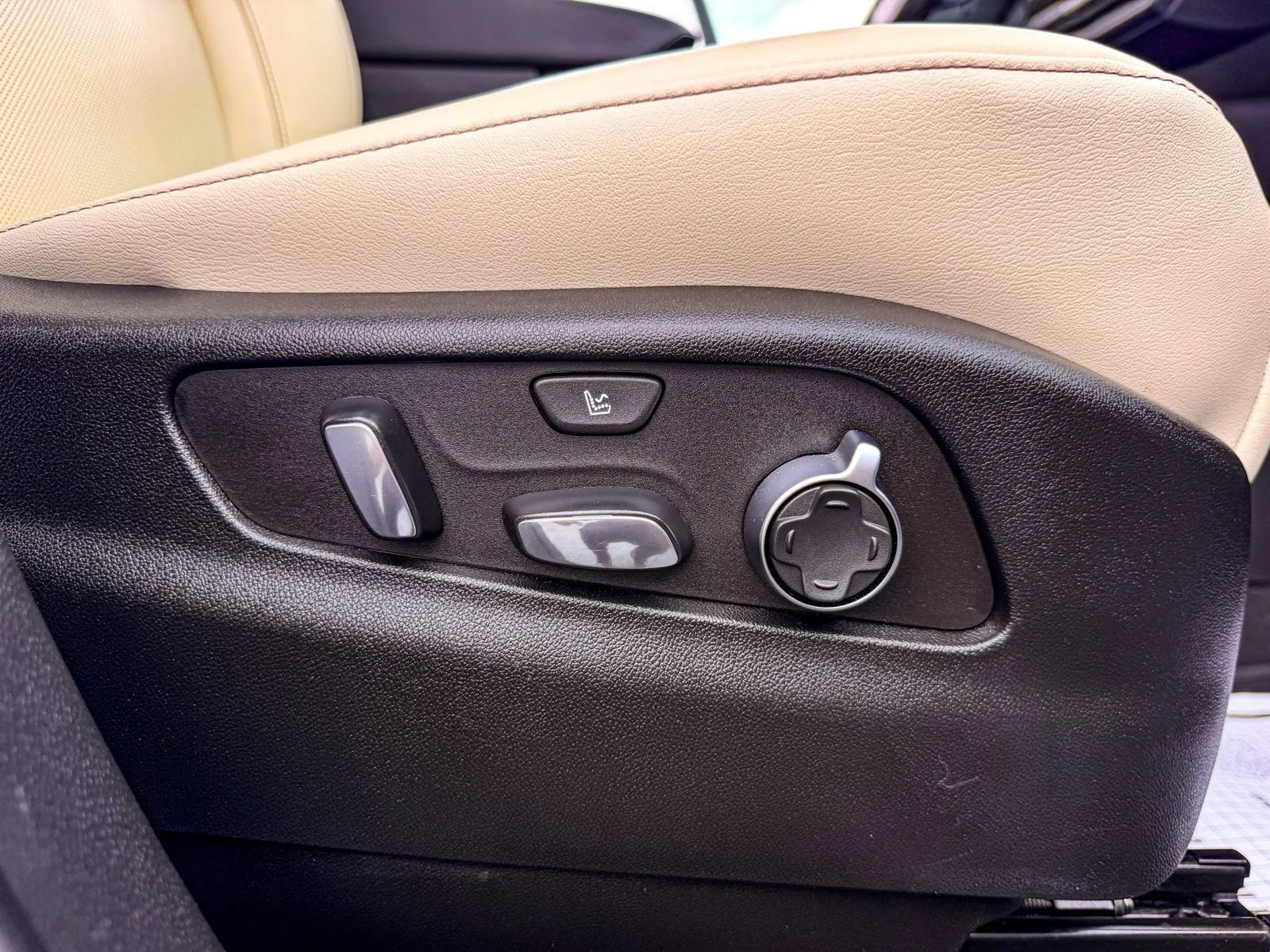 Used 2023 Cadillac XT4 Sport AWD/4WD image 22