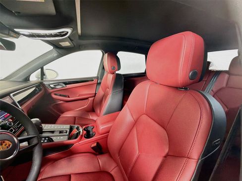Certified 2026 Porsche Macan S AWD/4WD image 5