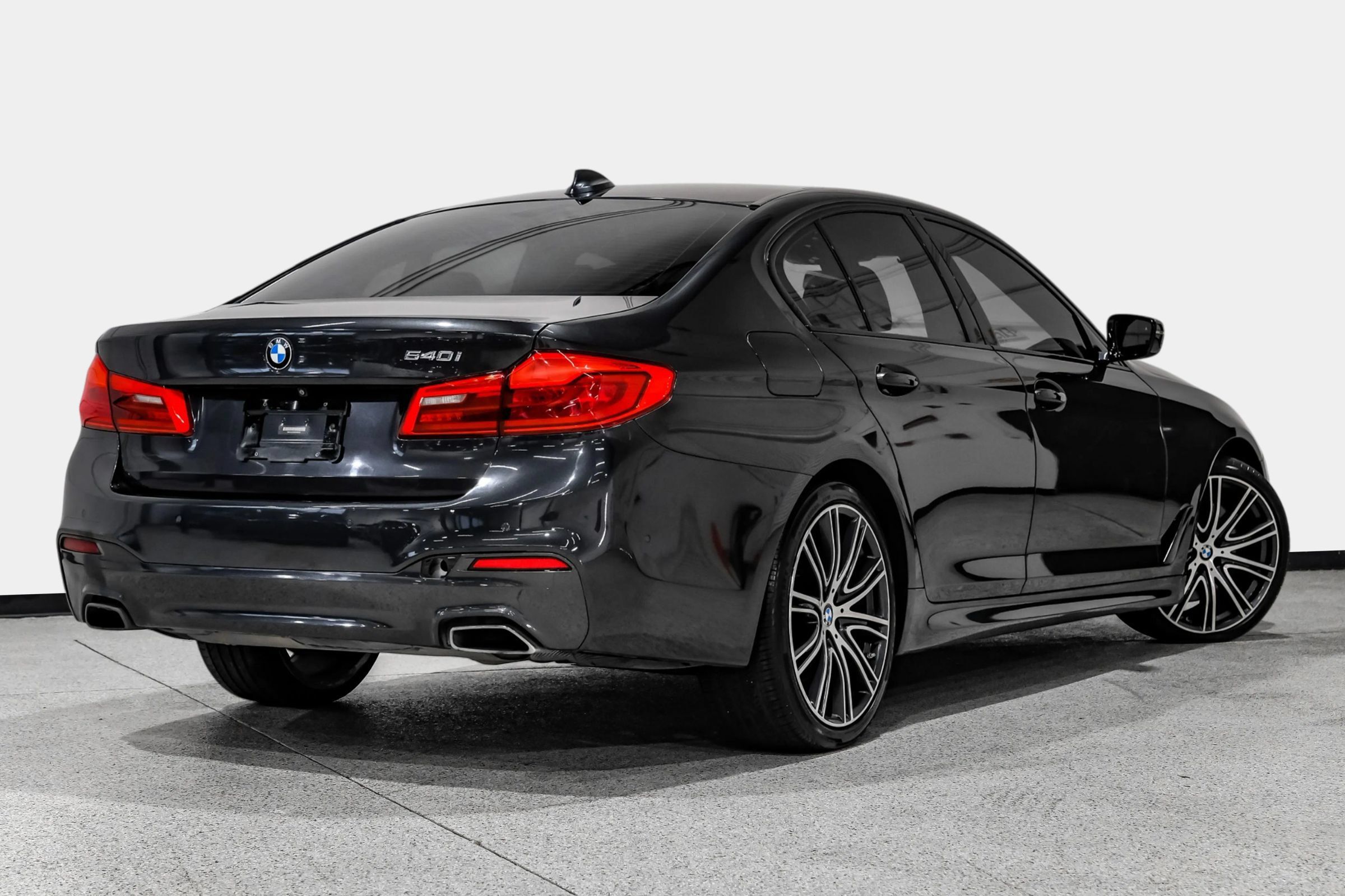 Used 2019 BMW 540i w/ M Sport Package RWD image 6