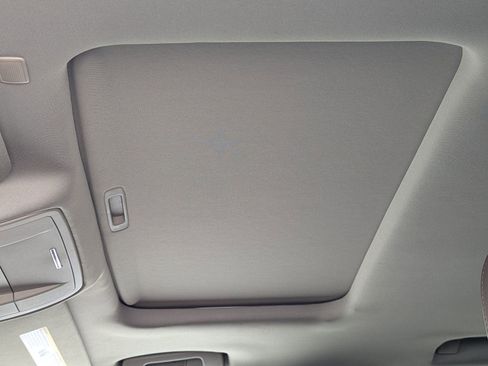 Used 2018 Chevrolet Silverado 1500 High Country image 13