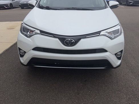 Used 2017 Toyota RAV4 Limited image 2