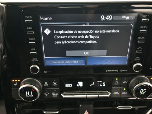Used 2021 Toyota Highlander XLE image 19