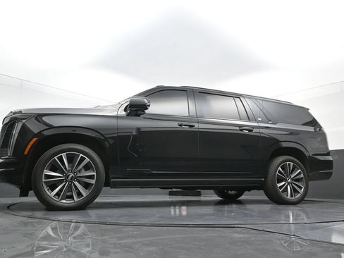 Used 2025 Cadillac Escalade ESV Sport w/ Touring Package AWD/4WD image 25