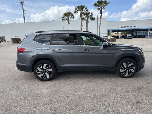 Used 2025 Volkswagen Atlas SE image 6