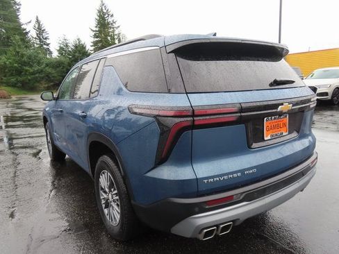 Used 2025 Chevrolet Traverse LT AWD/4WD image 5