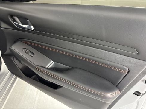 Used 2021 Nissan Altima 2.5 SR FWD image 14