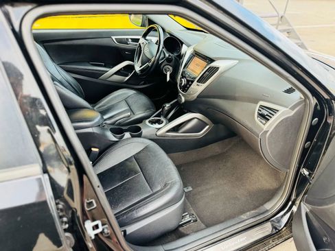 Used 2015 Hyundai Veloster RE:FLEX Edition image 13