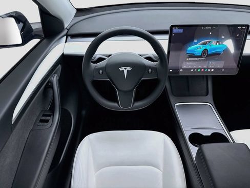 Used 2023 Tesla Model Y Long Range AWD/4WD image 10