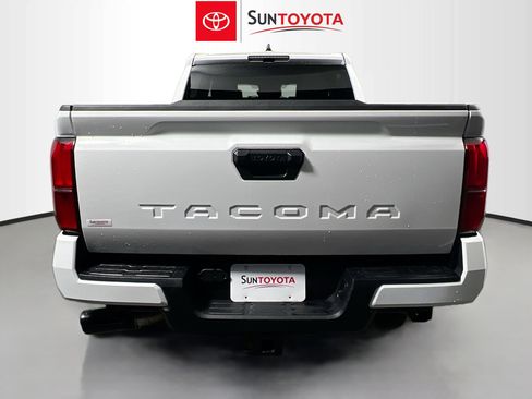 Used 2025 Toyota Tacoma TRD Sport image 5