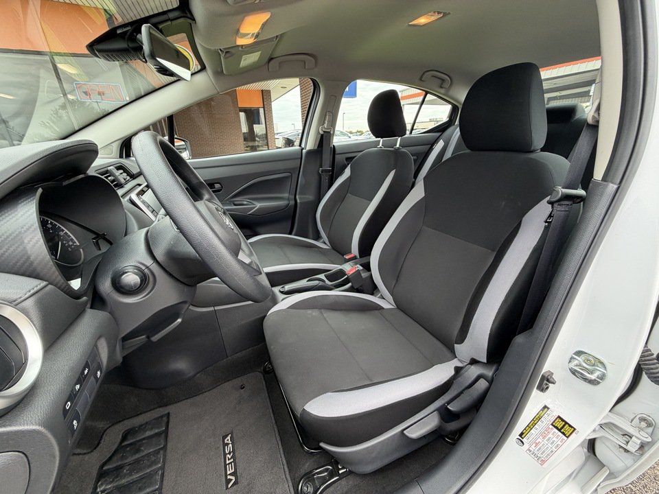 Used 2025 Nissan Versa S w/ Electronics Package FWD image 9