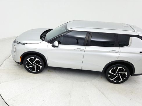 Used 2022 Mitsubishi Outlander ES FWD image 14