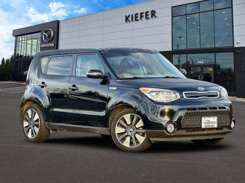 Used 2016 Kia Soul ! w/ Premium Package image 2