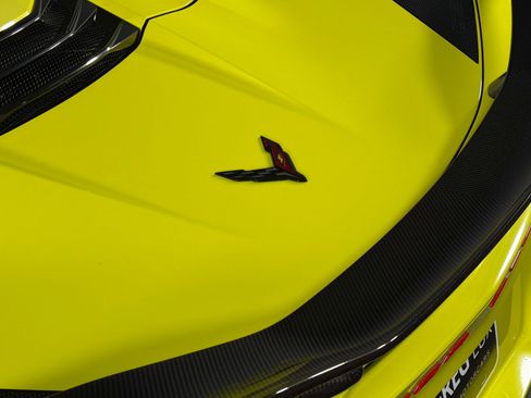 Used 2023 Chevrolet Corvette Z06 w/ Z07 Performance Package RWD image 13
