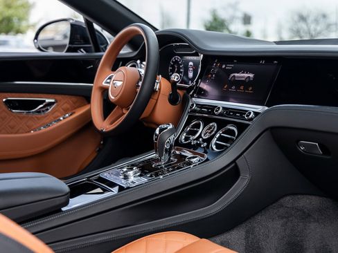 Used 2022 Bentley Continental GT image 38