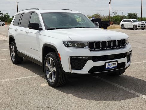 New 2026 Jeep Grand Cherokee L Limited RWD image 6