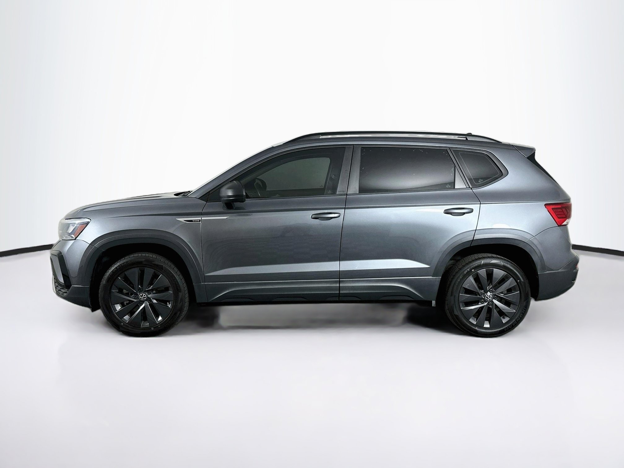 Used 2022 Volkswagen Taos S FWD image 4