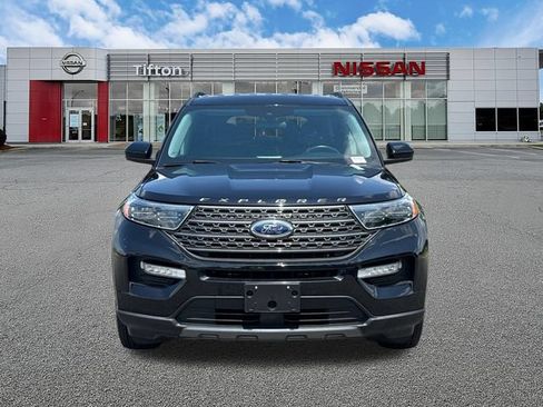Used 2024 Ford Explorer XLT w/ Equipment Group 202A AWD/4WD image 2