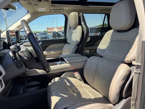 Used 2024 Lincoln Navigator L Reserve AWD/4WD image 13