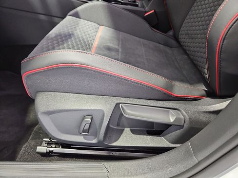New 2026 Volkswagen GTI SE FWD image 18