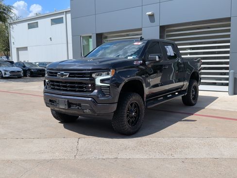 Used 2024 Chevrolet Silverado 1500 RST AWD/4WD image 5