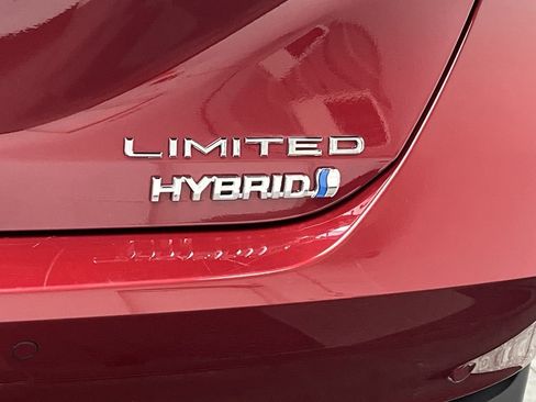 Used 2020 Toyota Avalon Limited image 31