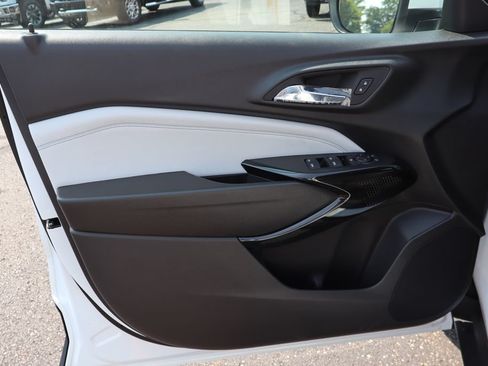 New 2026 Chevrolet Trax LT w/ LT Convenience Package FWD image 5