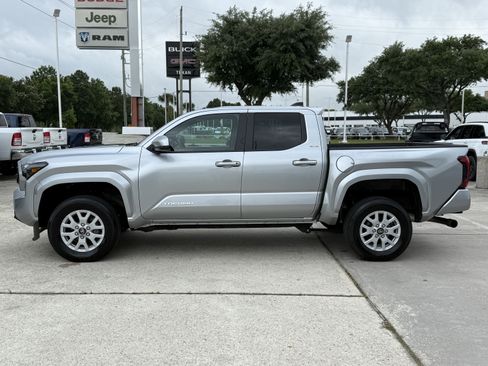 Used 2024 Toyota Tacoma SR5 RWD image 9