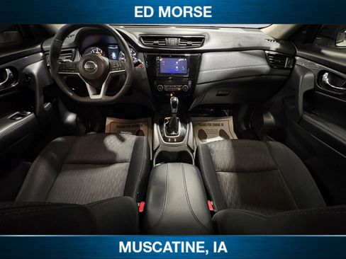 Used 2017 Nissan Rogue SV w/ SV Premium Package image 10