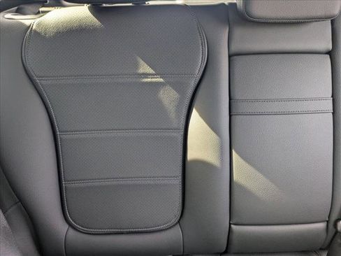 Used 2023 Mercedes-Benz GLC 300 4MATIC image 14