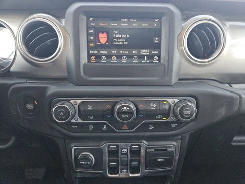 Used 2020 Jeep Wrangler Unlimited Sahara image 12