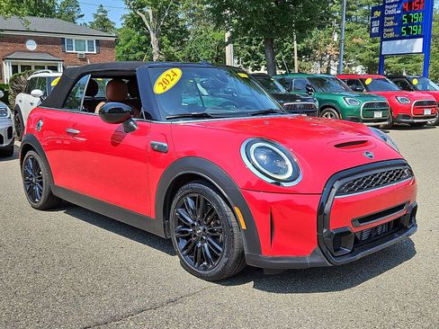 Used 2024 MINI Cooper S w/ Signature Upholstery Package FWD image 30