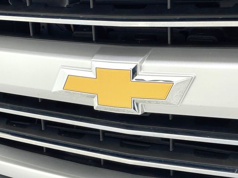 Used 2017 Chevrolet Silverado 1500 LTZ Z71 w/ LTZ Plus Package AWD/4WD image 37