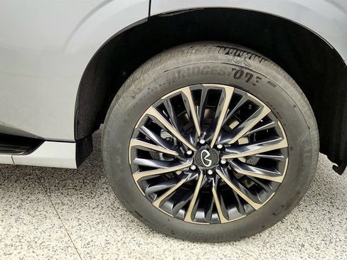 Used 2025 INFINITI QX80 Autograph AWD/4WD image 9