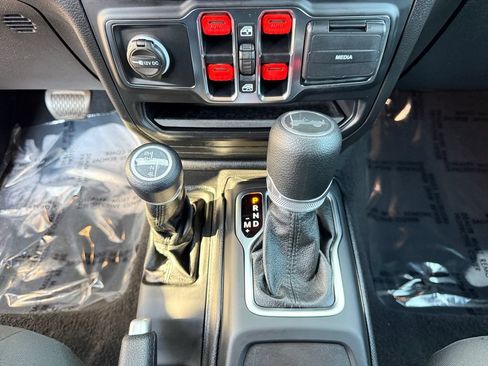 Used 2020 Jeep Wrangler Unlimited Sport S AWD/4WD image 19