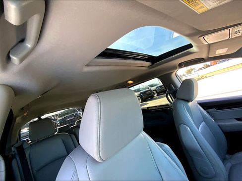 Used 2024 Honda Odyssey EX-L image 12