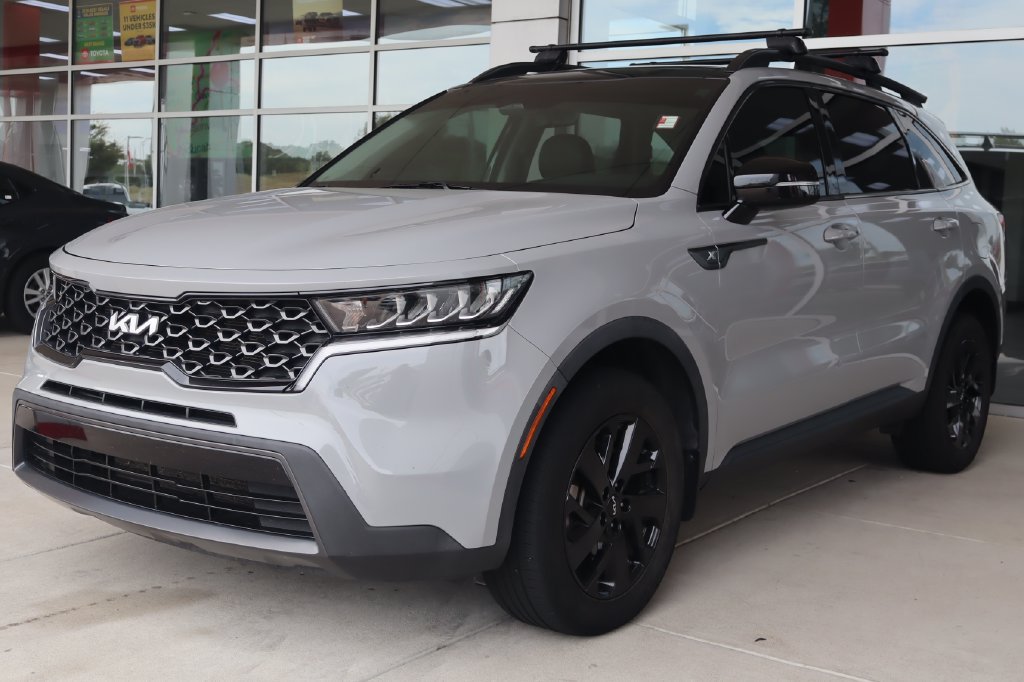 Used 2022 Kia Sorento S w/ Panoramic Sunroof Package AWD/4WD image 3