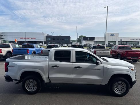 Used 2023 Chevrolet Colorado W/T w/ WT Convenience Package II AWD/4WD image 5