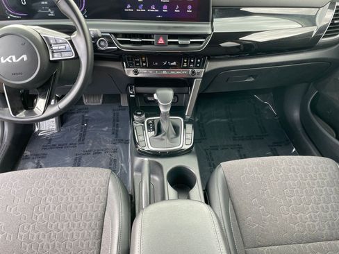 Used 2025 Kia Seltos S image 42
