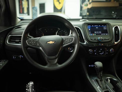 Used 2023 Chevrolet Equinox LT FWD image 18
