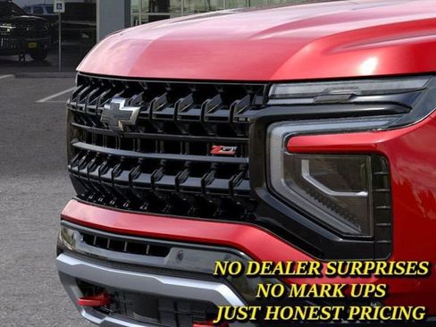 New 2026 Chevrolet Suburban Z71 w/ Comfort Package image 13